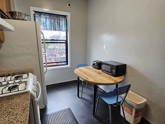 5th image of 500 2nd Ave #6