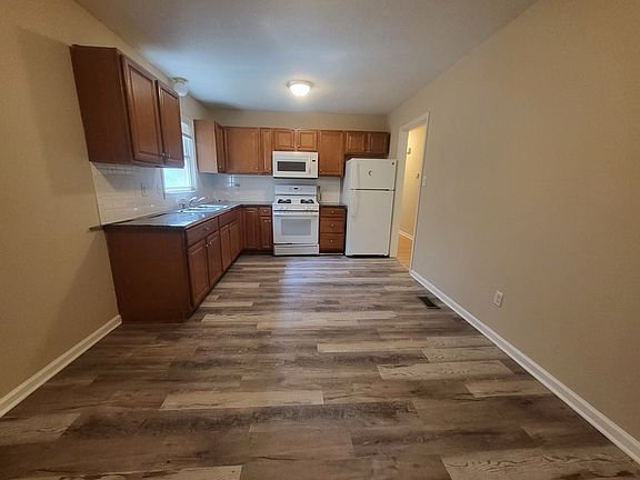 5th image of 612 Dundeen Dr
