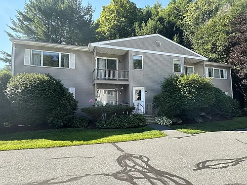 76 Colonial Dr #4 Photo 1