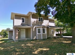 692 W Court St, Beatrice, NE 68310
