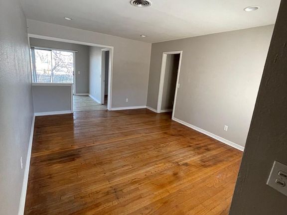 2nd image of 510 SW 54th St