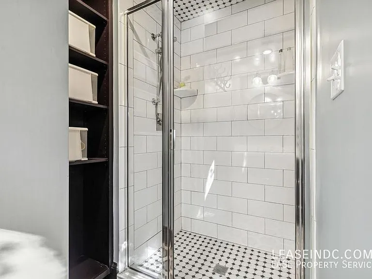 4927 Eskridge Ter NW — Photo 28