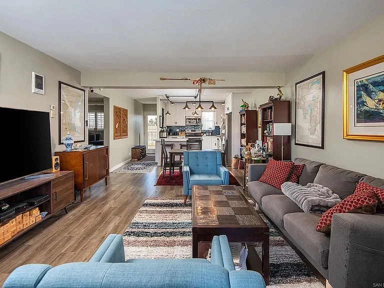 4944 Cass St #202 — Photo 3