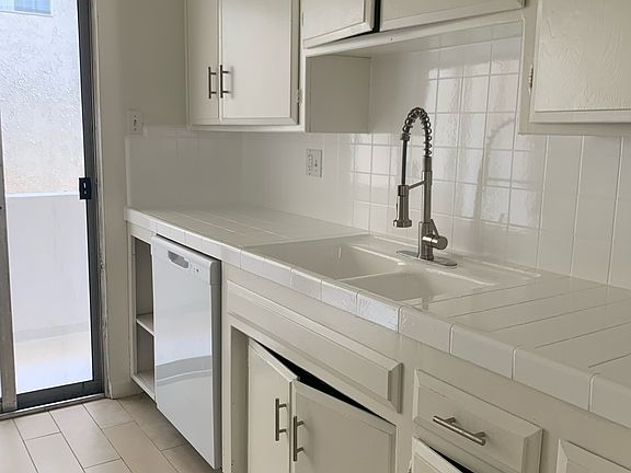 5th image of 1910 Corinth Ave APT 5