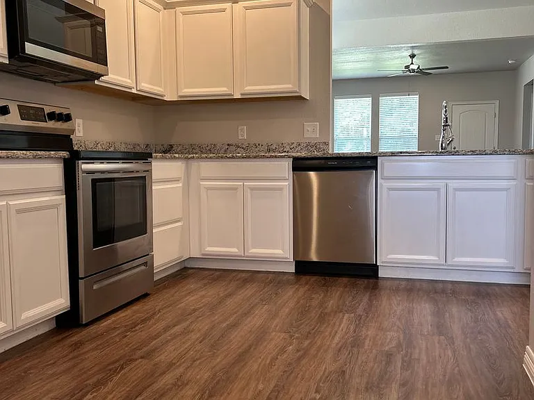 100 Arnold Ave — Photo 6