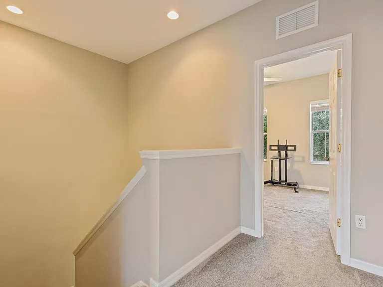 5650 Simonton St — Photo 33