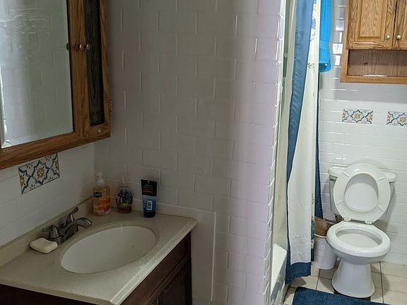 5th image of 5117 W Barry Ave