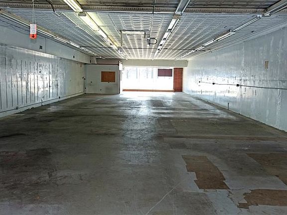 5th image of 808 W Glen Flora Ave