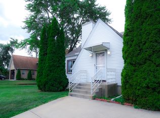 268 9th St, Wheeling, IL 60090