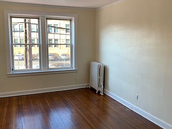 5th image of 23-07 Astoria Blvd #2R
