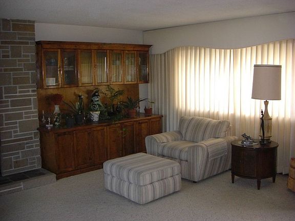 Living room - west