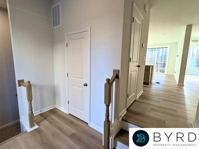 3 bed, 2.0 bath, 1623 sqft, $2,349 — Photo 3