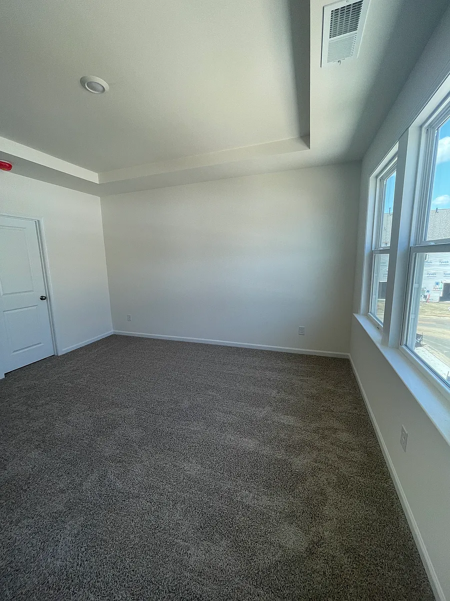 Building Photo - 5760 Coulee Ln