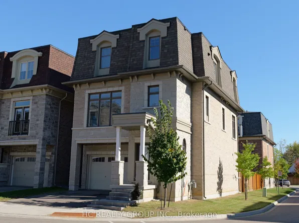 2130 Royal Gala Cir, Mississauga, ON L4Y 0H2