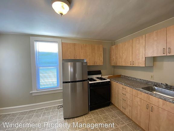 4th image of 1315 W Holly St APT 5