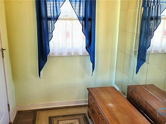 2nd image of 303 N Harrison St