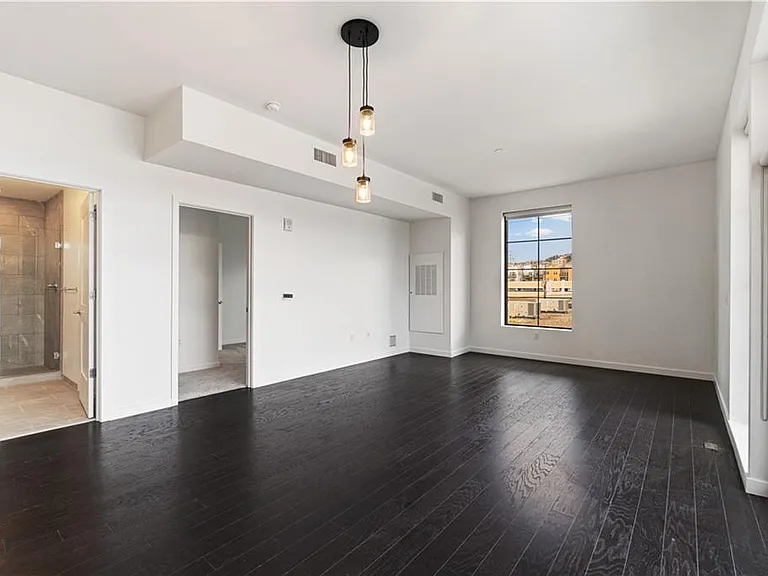 2635 Penn Ave #301 — Photo 6