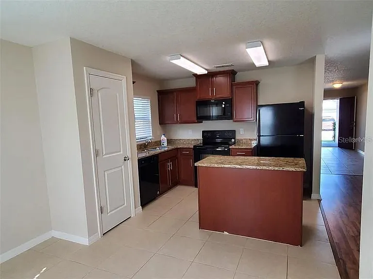 4567 Barbuda Dr — Photo 6