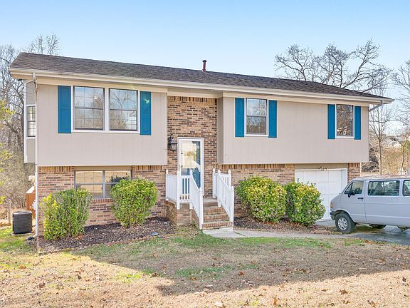 3rd image of 802 Northbrook Dr
