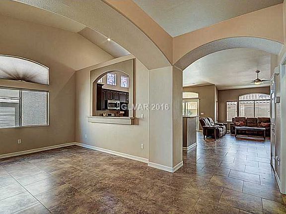 4th image of 9665 Emeraude Ave