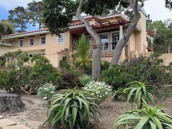 1071 Morse Dr, Pacific Grove, CA 93950