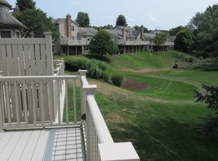 125 Wood Creek Dr, Pittsford, NY 14534