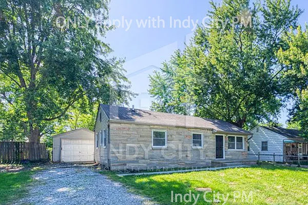 3 bed, 1.0 bath, $1,450 — Photo 2