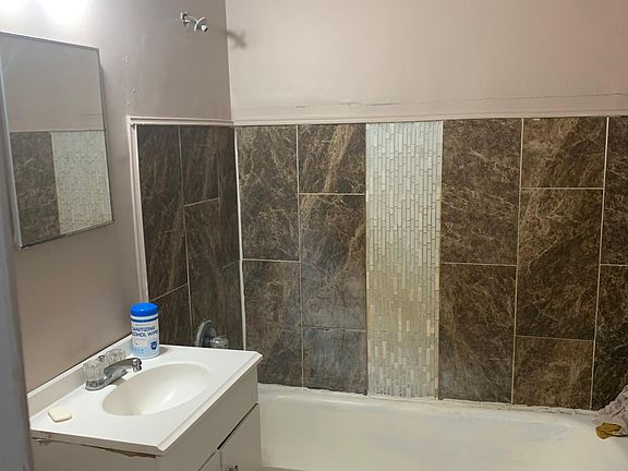 5th image of 13608 S Parkway Dr