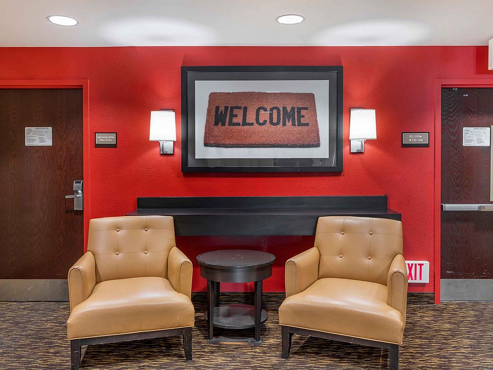 Lobby and Guest Check-in