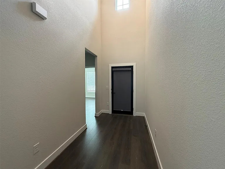 158 Ginger St — Photo 2