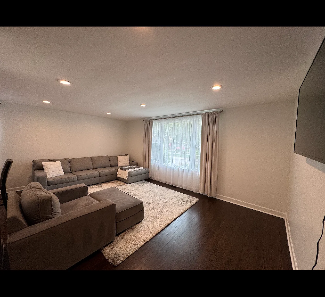 2 bed, 1200 sqft, $2,200 — Photo 2