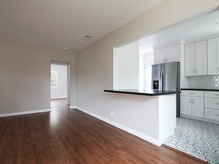 2732 S Westgate Ave — Photo 11