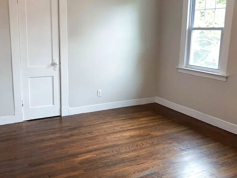 224 W Rock Ave #3 — Photo 4