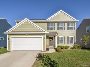 2804 W Fork River Dr, Fowlerville, MI
