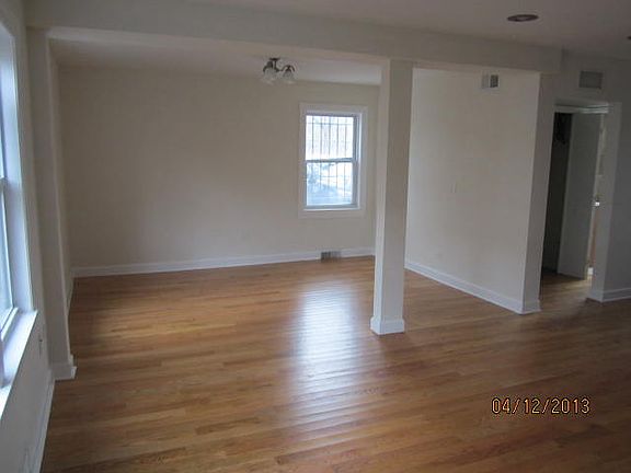 2nd image of 7407 N Wolcott Ave APT 1E