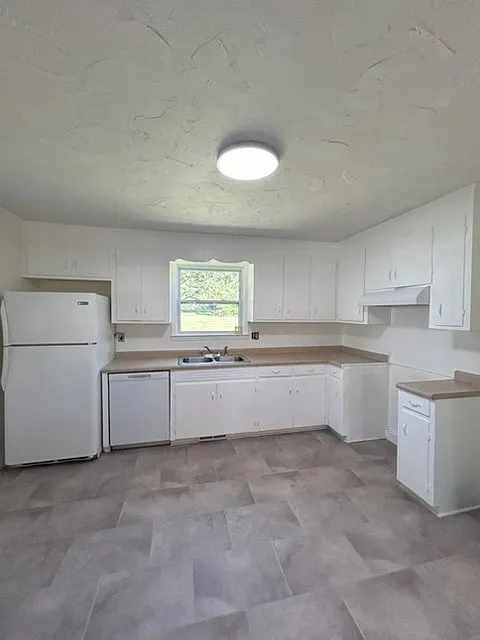 3 bed, 1134 sqft, $1,650 — Photo 3