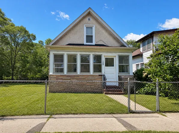 1388 7th St E, Saint Paul, MN 55106