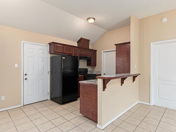 3rd image of 815 E New Hampshire St #7