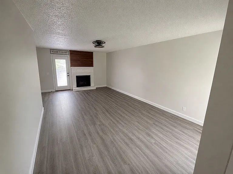 1004 Dandelion Dr — Photo 6
