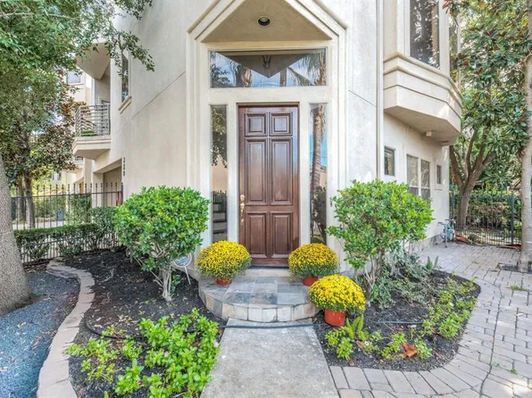 220 Snover St, Houston, TX 77007