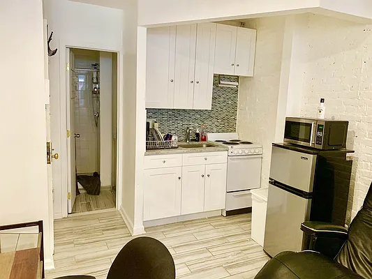 Rented by Compass | media 24