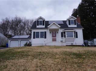 20 Riverview Rd, Uncasville, CT 06382