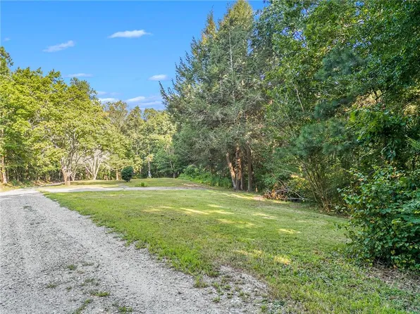 283 Kelly Dr, Canton, GA 30115
