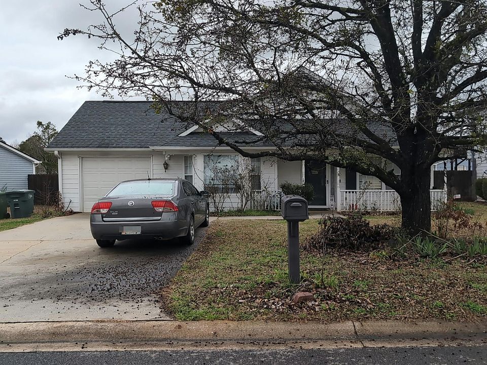 1st image of 135 Crystal Brk