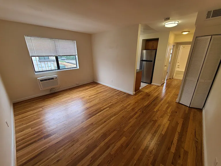 1215 N Quinn Street — Photo 4
