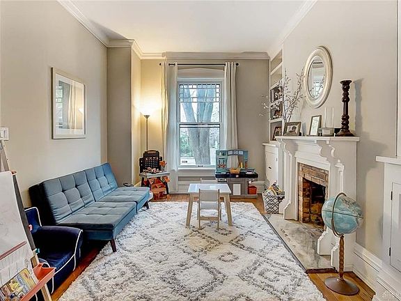 4th image of 108 Brown St