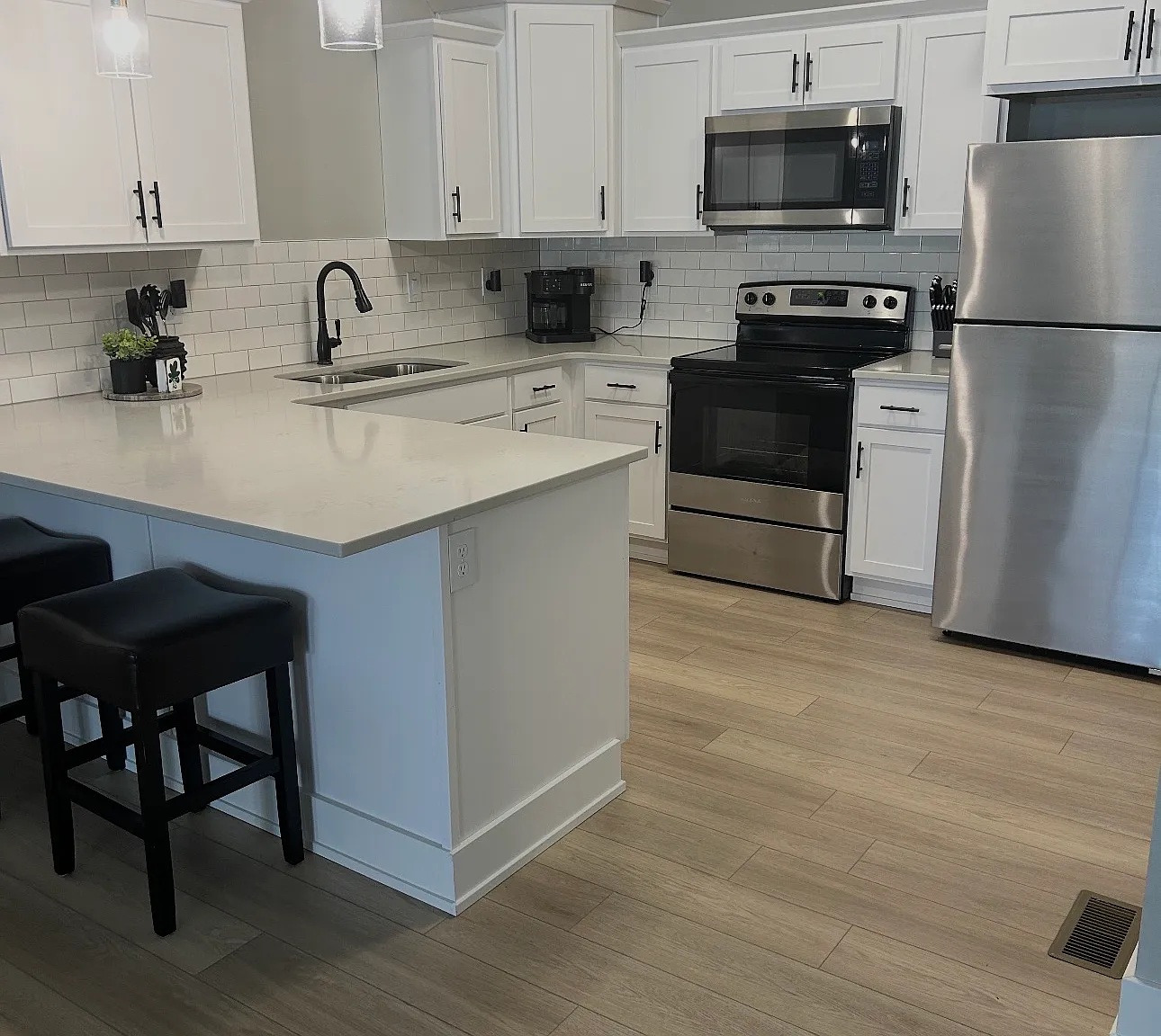 4 bed, 2284 sqft, $2,150 — Photo 2