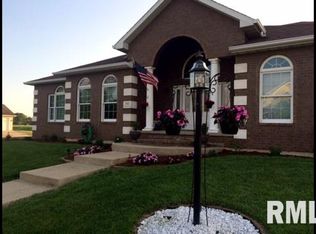 405 Sycamore Trl, Chillicothe, IL