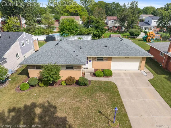 30222 Buckingham St, Livonia, MI 48154
