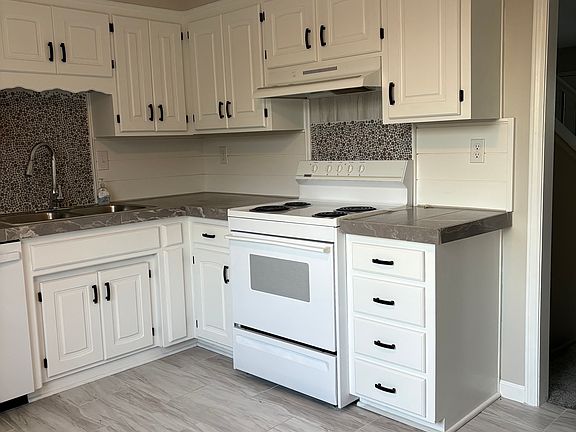 2nd image of 519B SE Morningside Dr